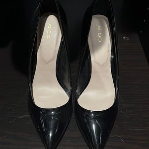 Aldo black shiny heels